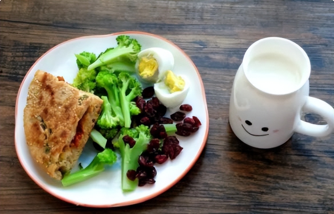 胃不好的人早餐可以喝什么,胃不好的人每天吃早餐能改善吗