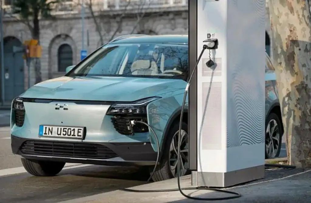 爱驰汽车历史困境回顾,爱驰汽车复产道路的艰难