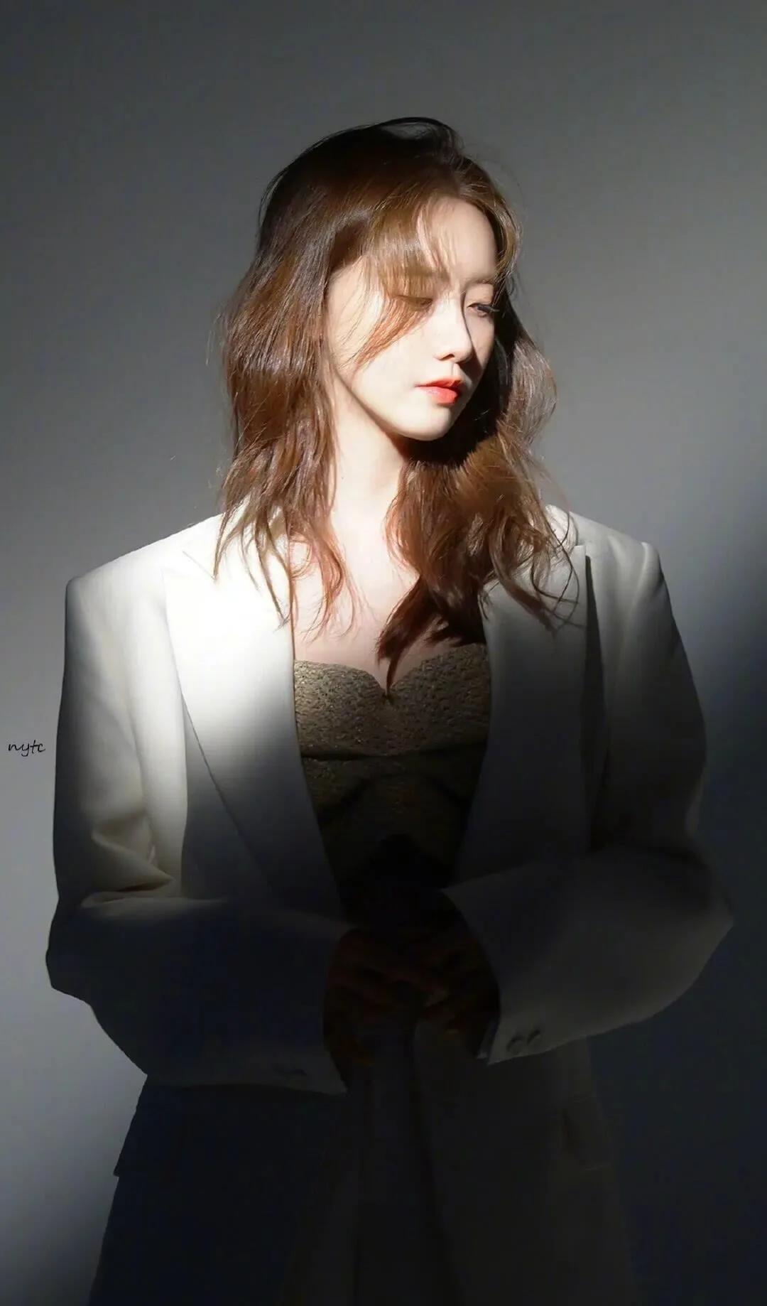 韩国女星林允儿电影,韩国女星林允儿动态壁纸