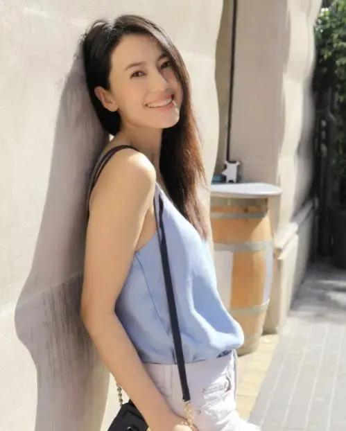 和美女房东同居的日子「四十五」