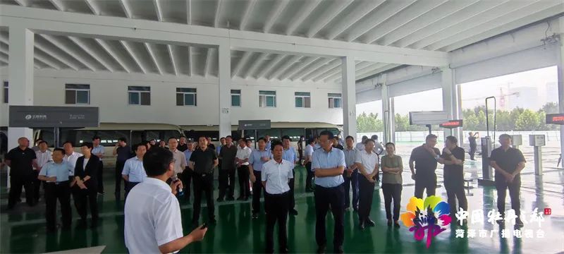 主要领导实地考察项目建设,县委书记带队观摩项目建设