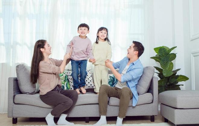 婴儿在自家门口被狗咬死,父母留孩子在家被狗咬死