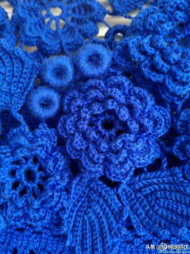 仿毛线球封面款：简单好看的女士爱尔兰钩花领套头衫