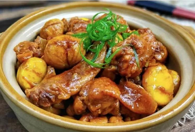 老年人更要多食用润肺食物,中老年人适合喝的寒咳润肺的汤