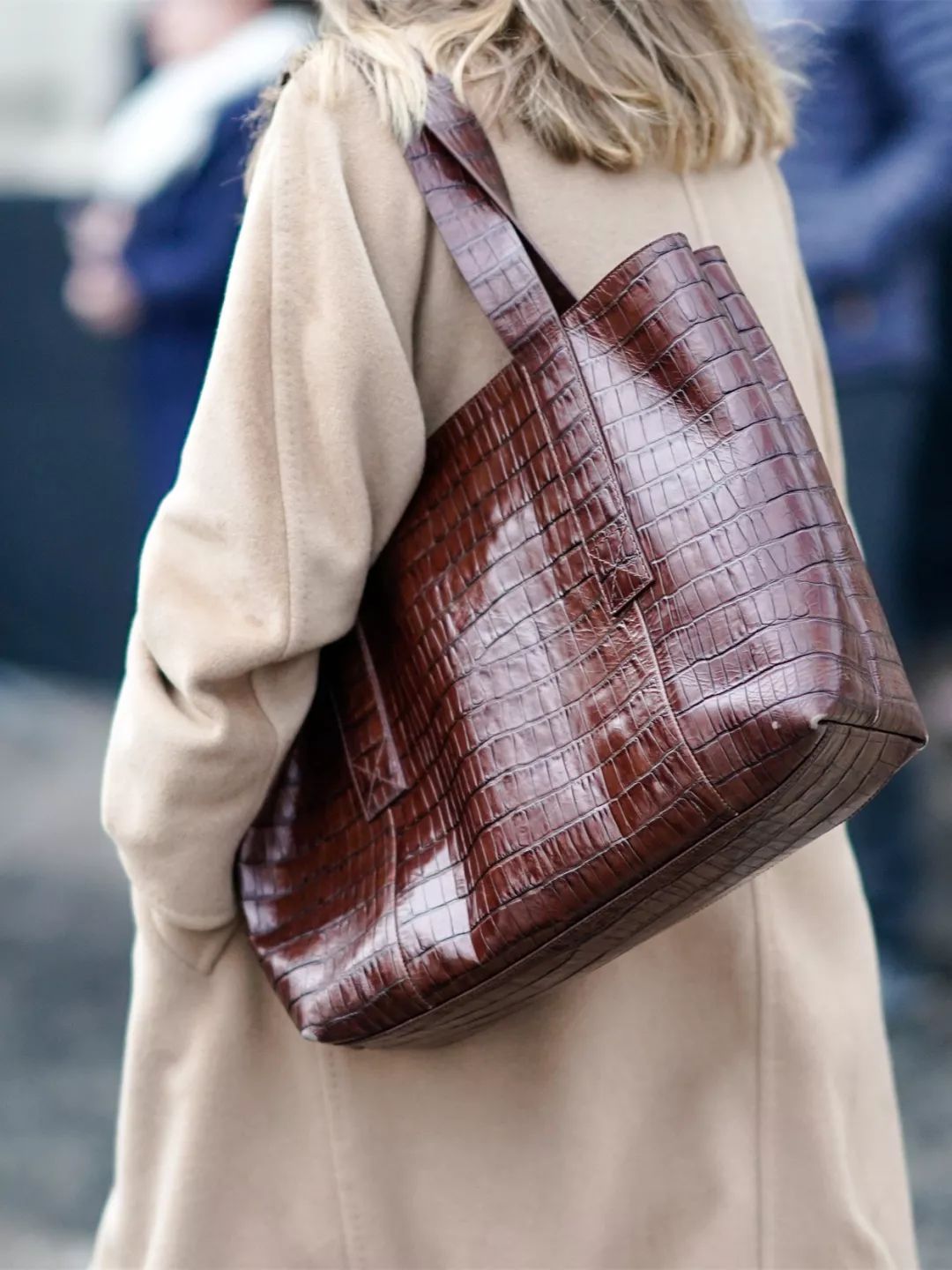 女人为什么买奢侈品包好看一点,女人为什么花钱买包