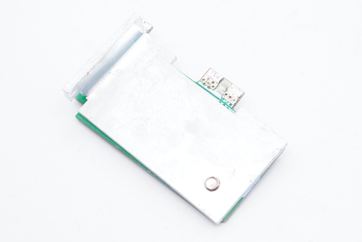 4C1A五个口，总功率达230W，华科生230W桌面充拆解