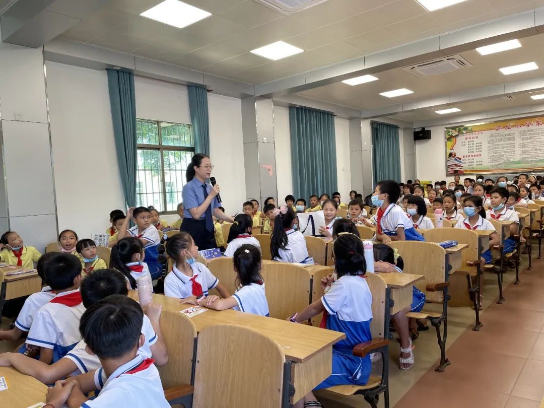 守护女童成长预防性侵教育活动,县检察院向儿童宣讲防性侵知识