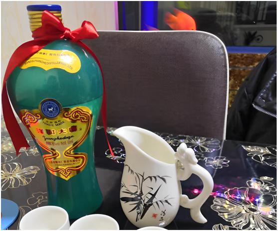 中国人送礼要面子：这8款白酒高档有口碑，送领导送长辈挺合适