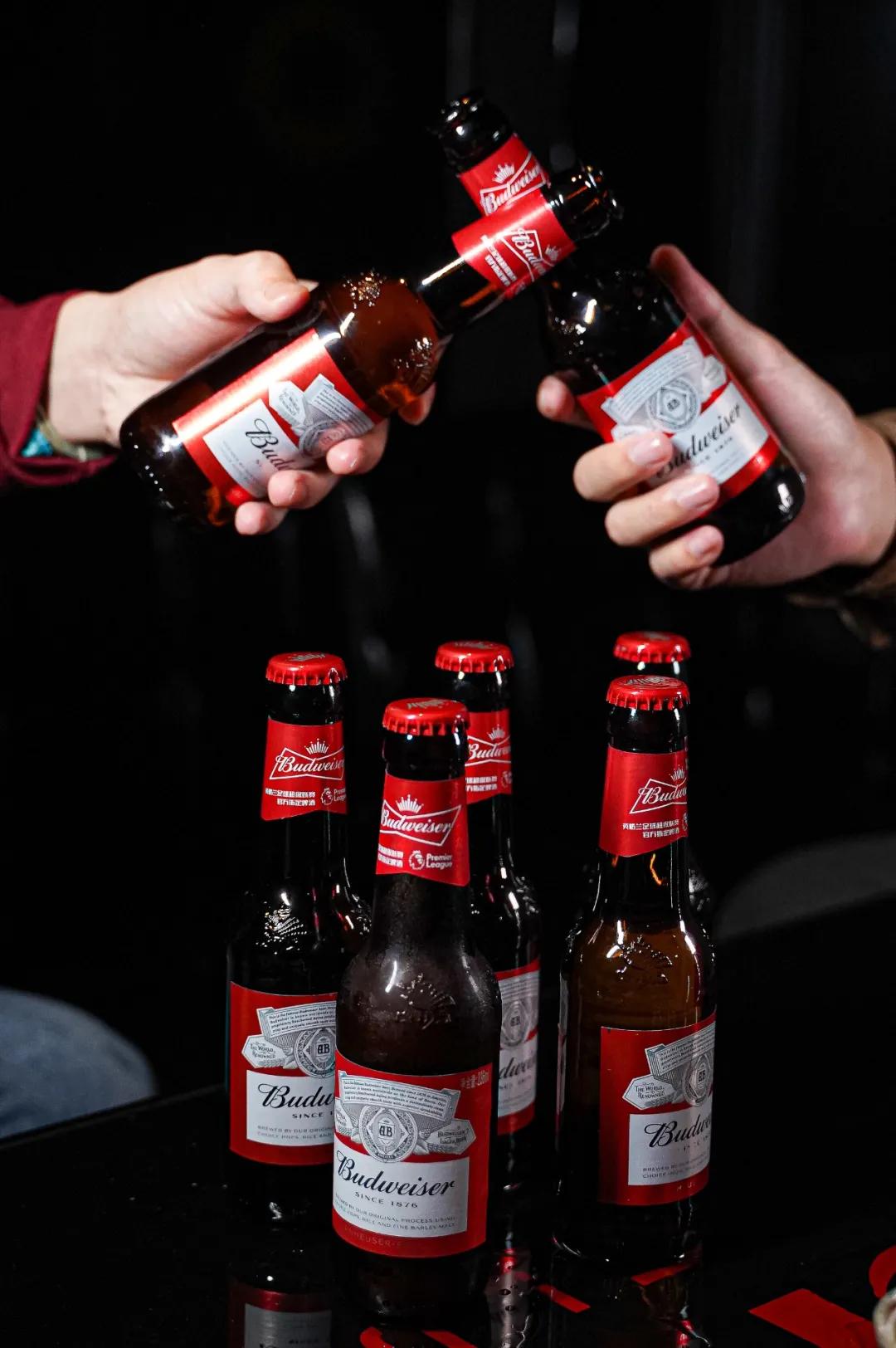 livehouse鐜板満鍚瓕姘涘洿,livehouse闊充箰鐜板満鎵撴灦