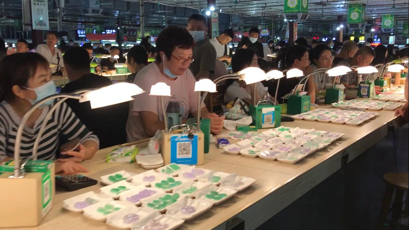 翡翠市场菜市场,翡翠市场热闹