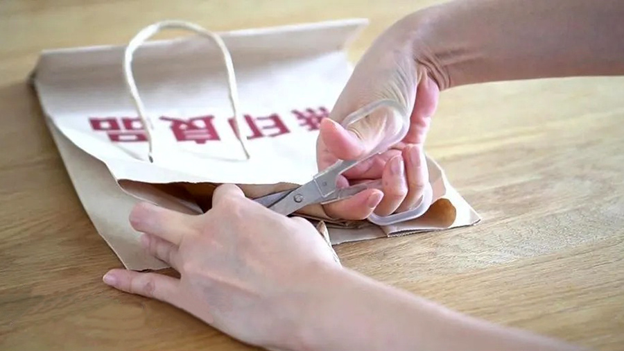 旧纸袋改造纸巾盒,废纸箱变废为宝纸巾盒图片