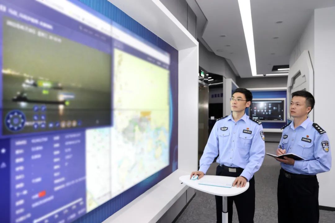 致敬坚守在一线的公安卫士,致敬奋斗在一线的公安战警