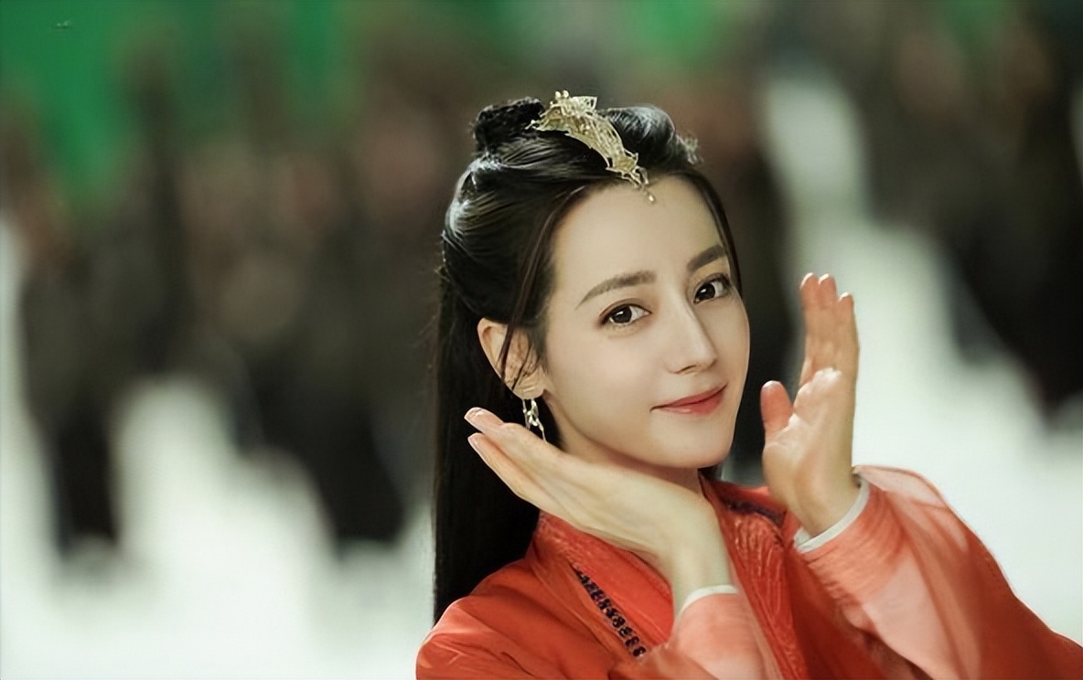 迪丽热巴直播被骂好丑，淡定高EQ回复，笑翻网友们