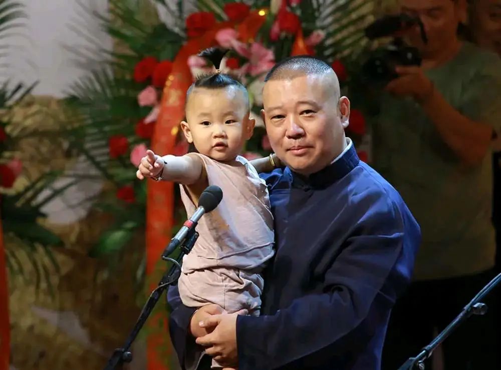 郭德纲郭麒麟挫折式教育,郭德纲的教育方式的视频