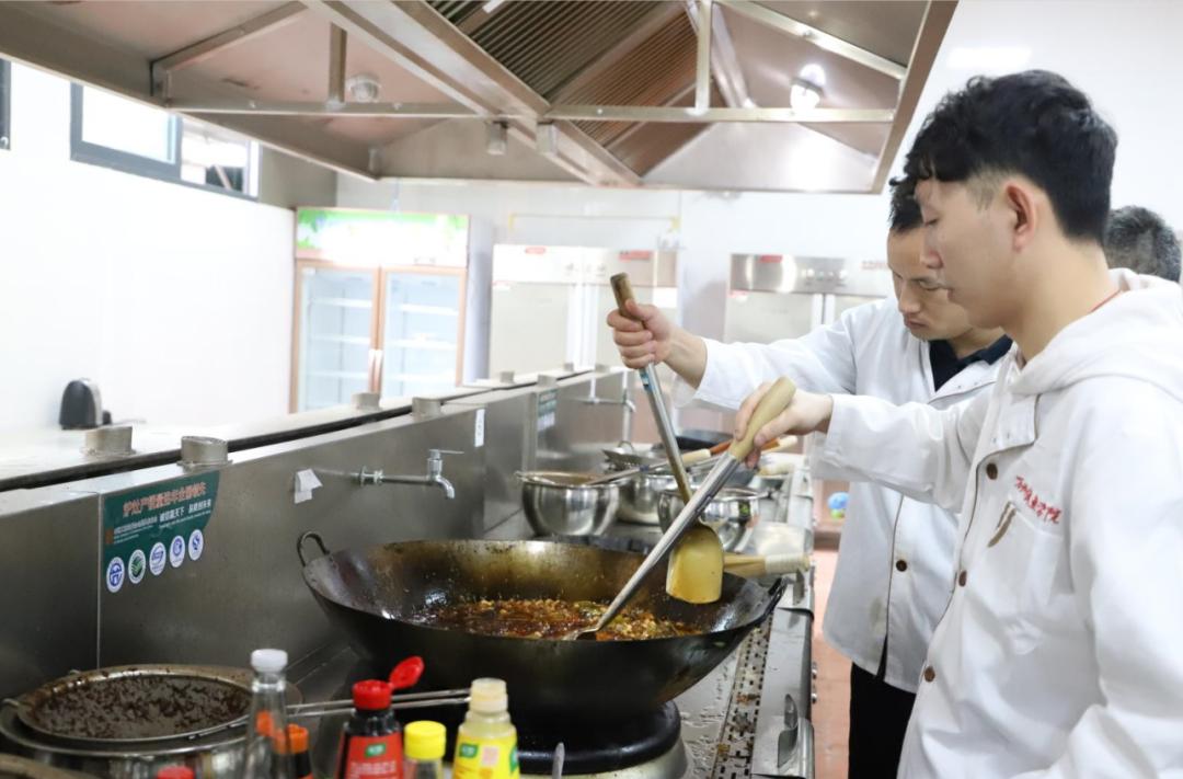 浙江餐饮店怎么吸引客流,社区餐饮店如何吸引客流