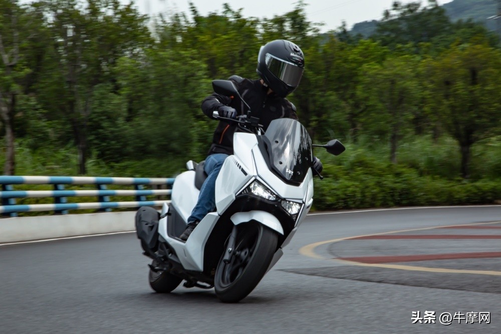 试驾豪爵150踏板,质量好的国产150跨骑推荐