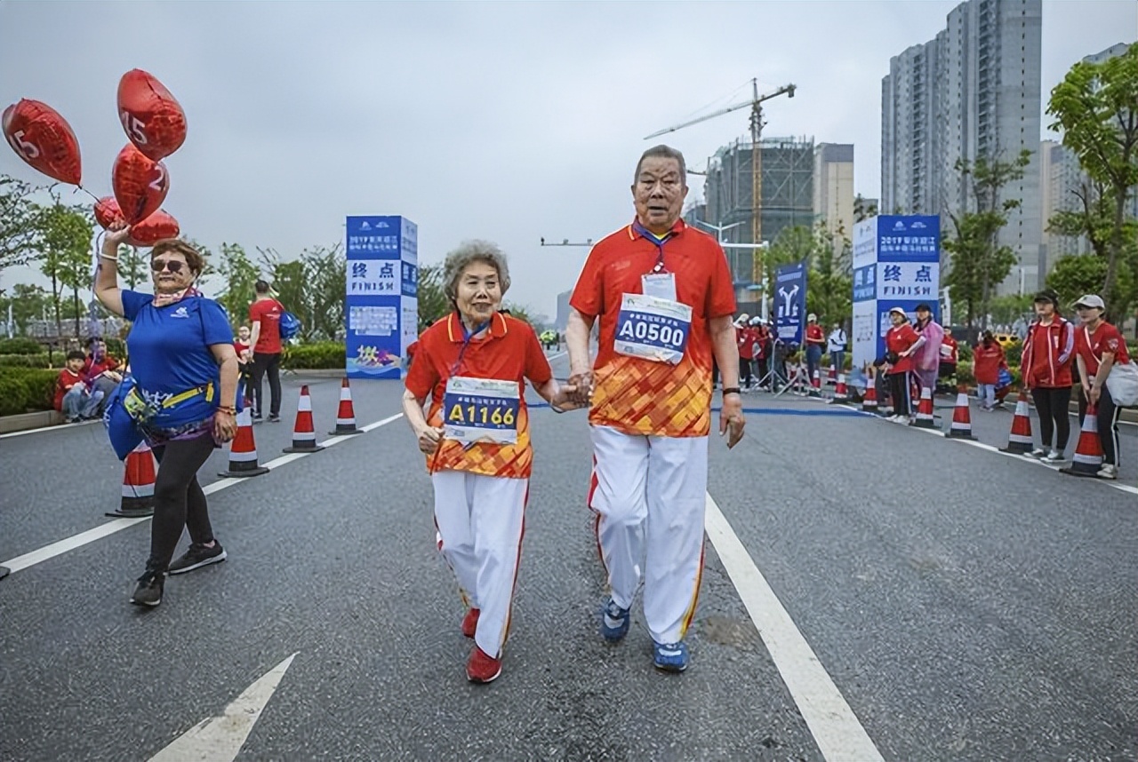 神仙眷侣的“跑马爱情”！跑步与TA，皆不辜负