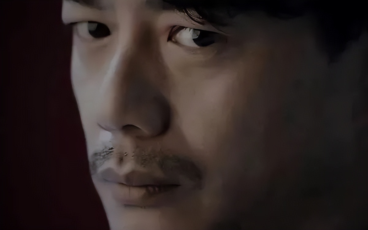 这一摔竟成内娱“性感天花板”，小鲜肉都比不上的“叔圈戏妖”