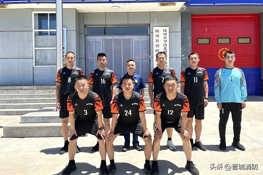 绿茵场上展风采,绿茵场上