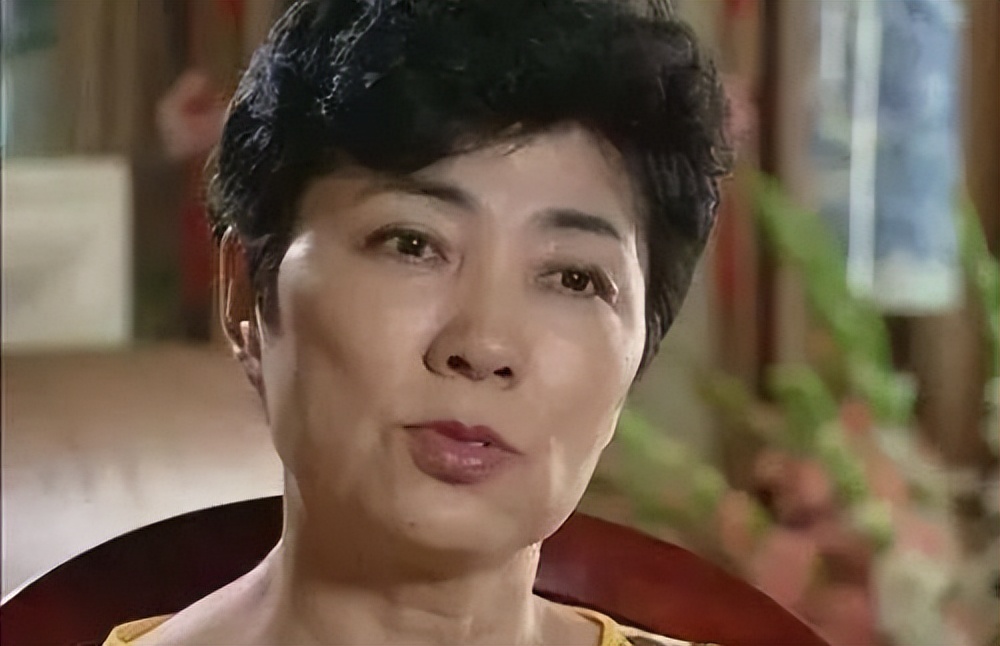 曲婉婷母亲受贿案判决结果满意吗,母亲判刑曲婉婷的资产会受影响吗