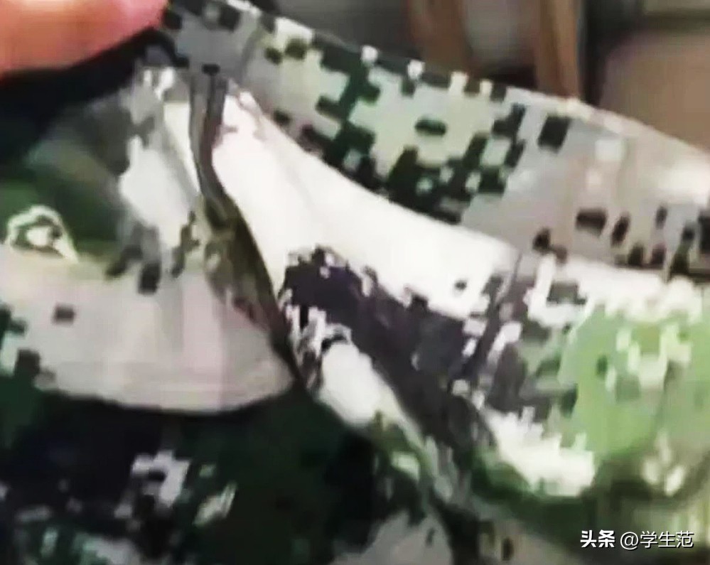 高校学子吐槽军训服有点差：薄薄透透不自在，质量价格不匹配