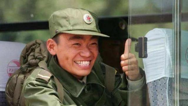 人到中年回忆过去莫名伤感,人到中年变得极其伤感眼泪多