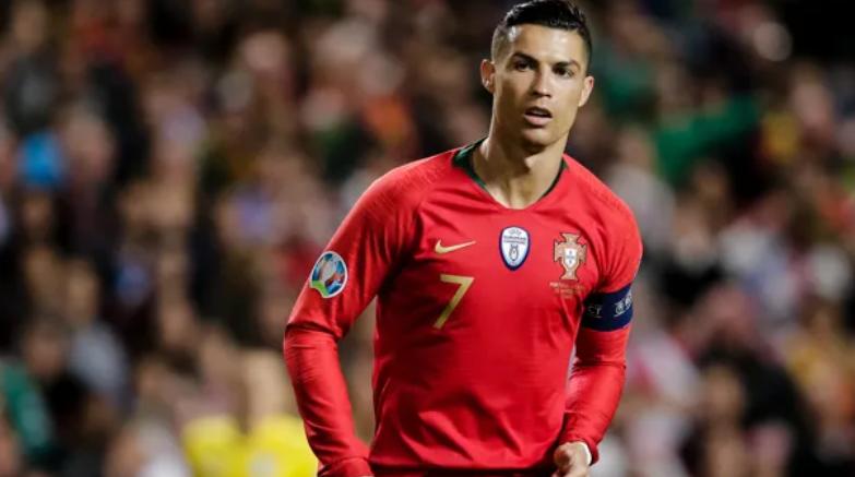 历史上第一个三冠王欧洲球队,历届欧洲金靴得主c罗