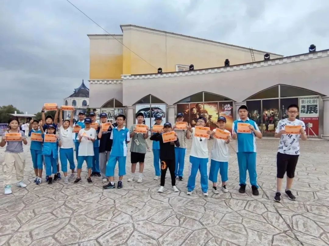 追梦空天凌云志振翅鸿雁赋能时——首都师范大学附属中学育鸿学校