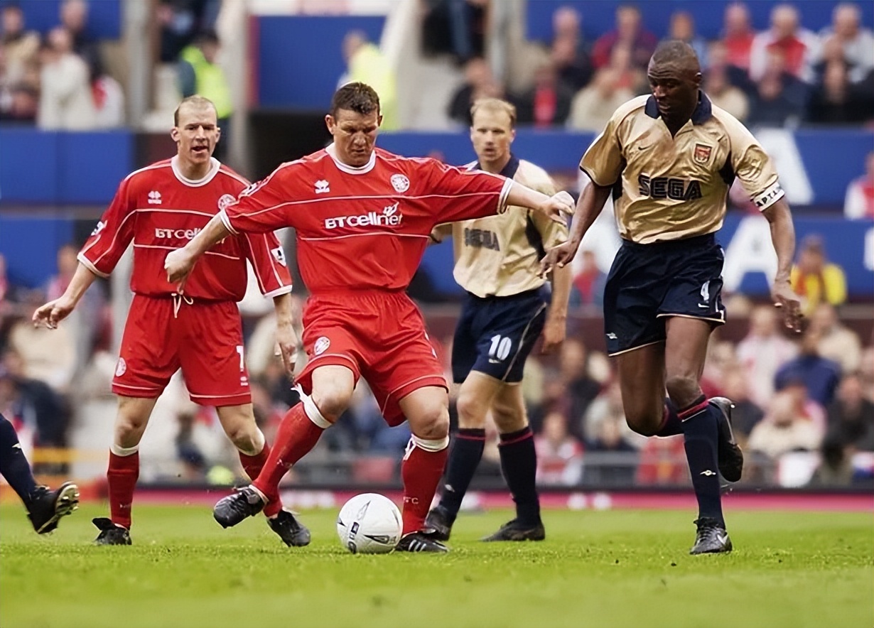 加斯科因盘带传球过人集锦,加斯科因挑球过人射门