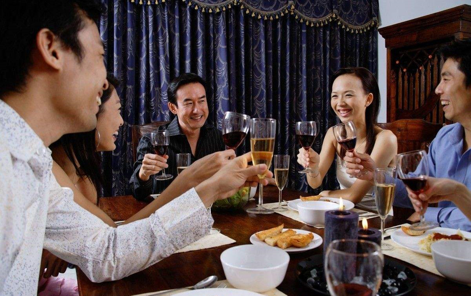 1999年，一名日本富商在北京被抓大喊冤枉，警察：你写句日文看看