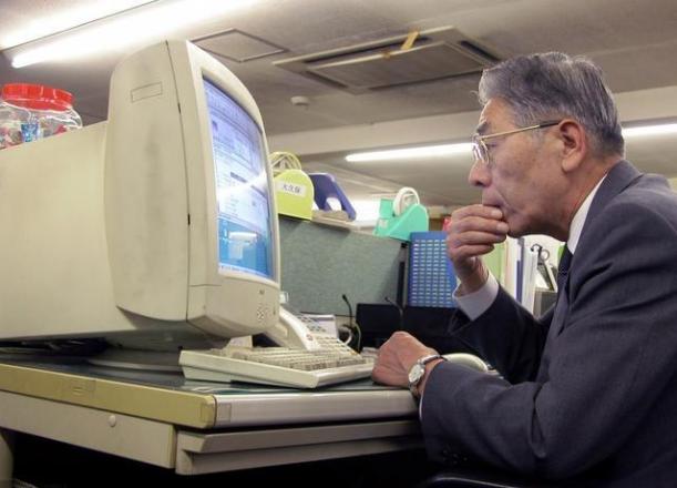 日本人口老龄化有多严重？1/4老人65岁还上班，白发苍苍仍不退休