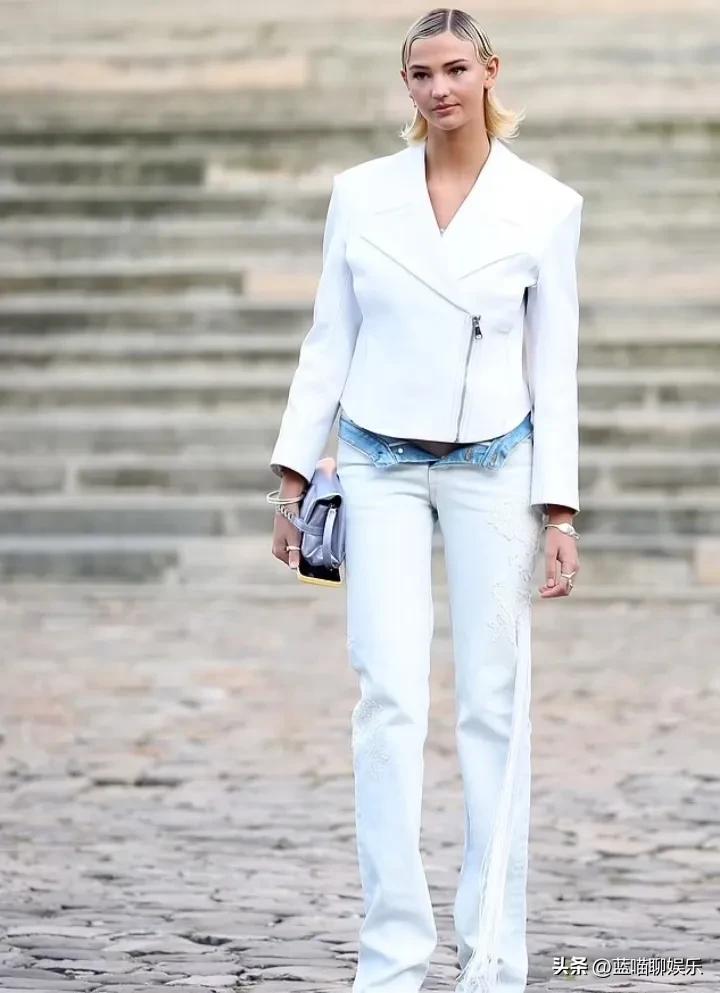 妮可拉蓝色皮裙,妮可拉布鲁克林红毯