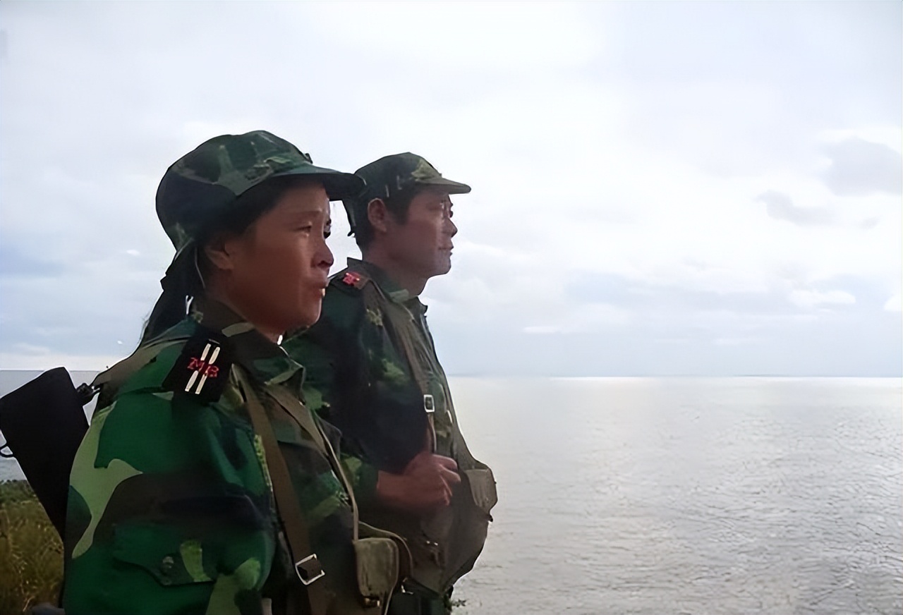 两夫妻守孤岛月入6万,一对夫妻被困孤岛一年吃一次肉