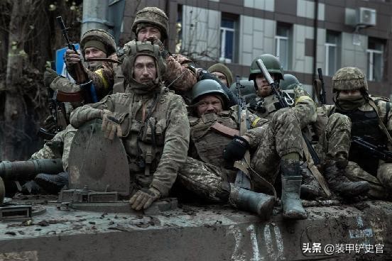 巴赫穆特绞肉机伤亡情况,反复拉锯