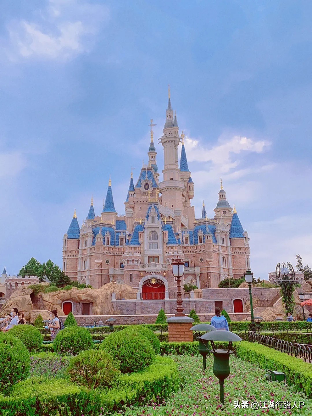 哪来的底气？从377到475元，开业至今上海迪士尼票价涨幅达26%！