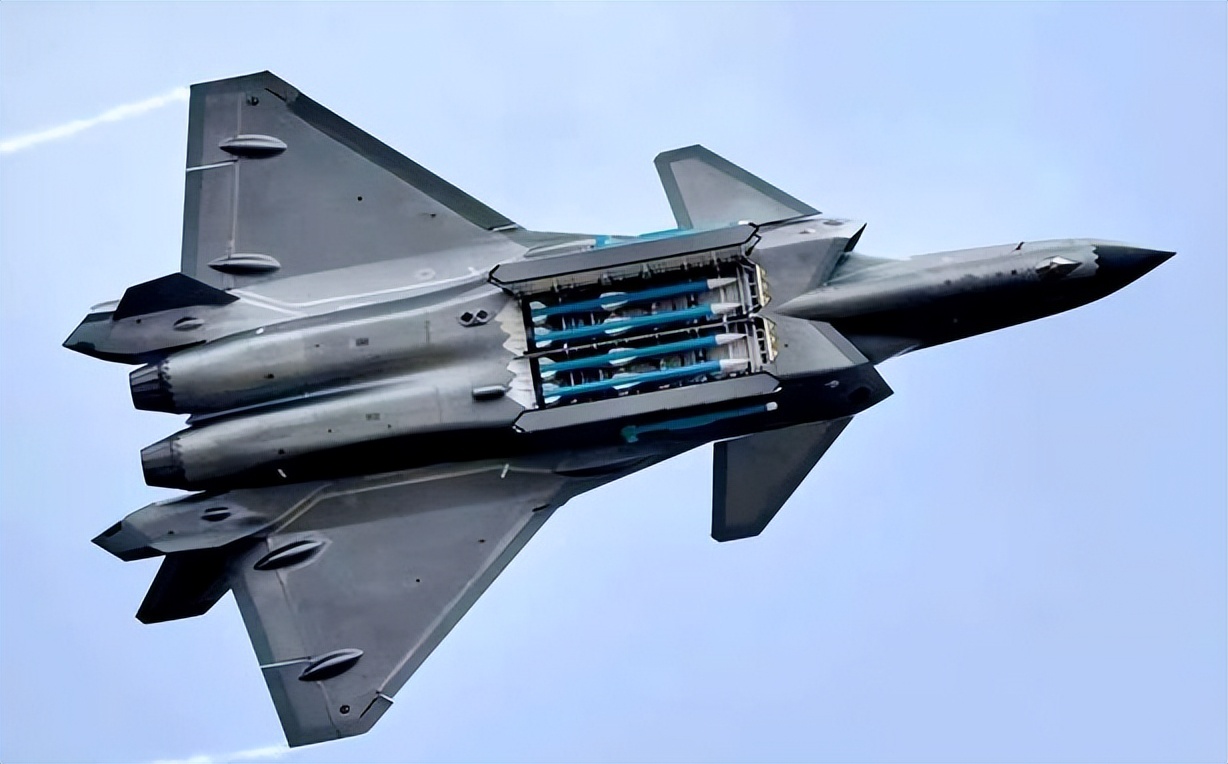 局势已变？解放军锁台，台伪军曾宣布“不还击”，美国航母撤退