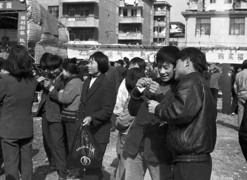 2元彩票中奖最多中多少,2元彩票中奖概率多少