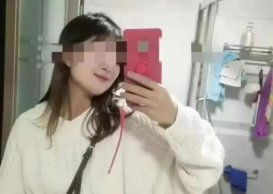 内蒙古城管队长出轨美貌女下属，聊天记录被曝，辣眼睛