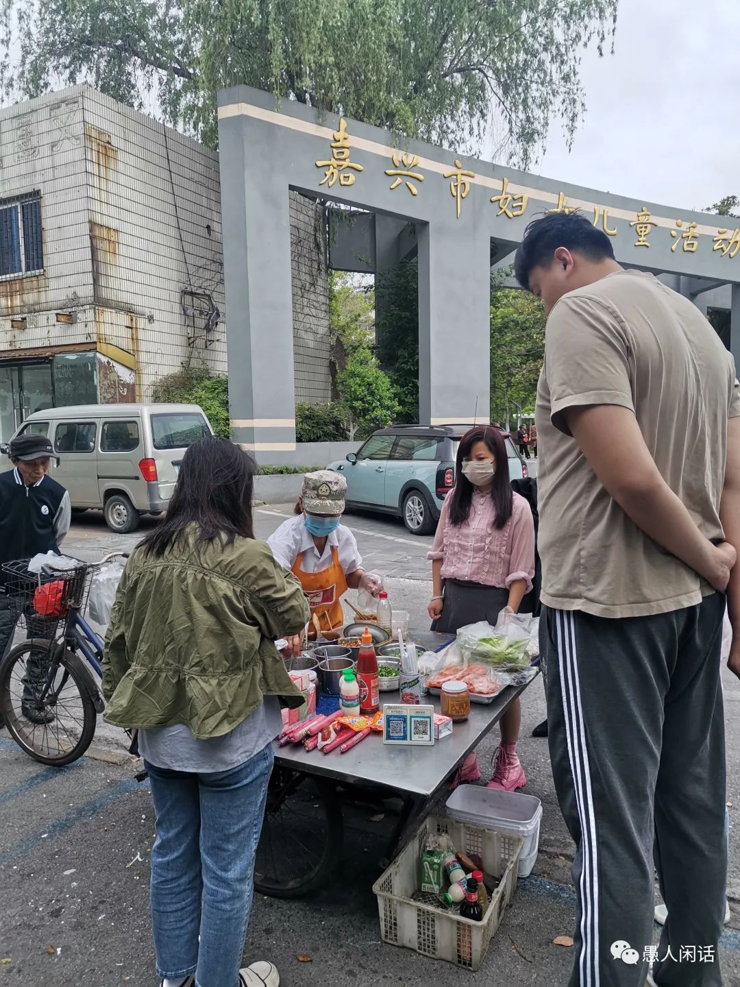 路边摊美食日记摆摊感受,在路边摊吃煎饼