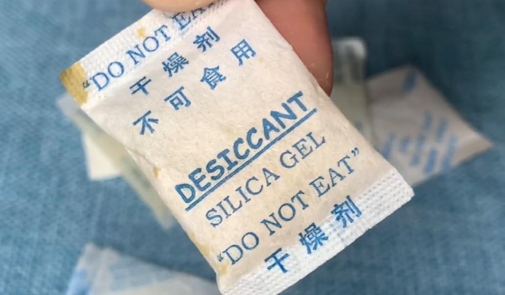 食品干燥剂别扔了，它的这些妙用，能解决家庭中的很多烦恼，真棒