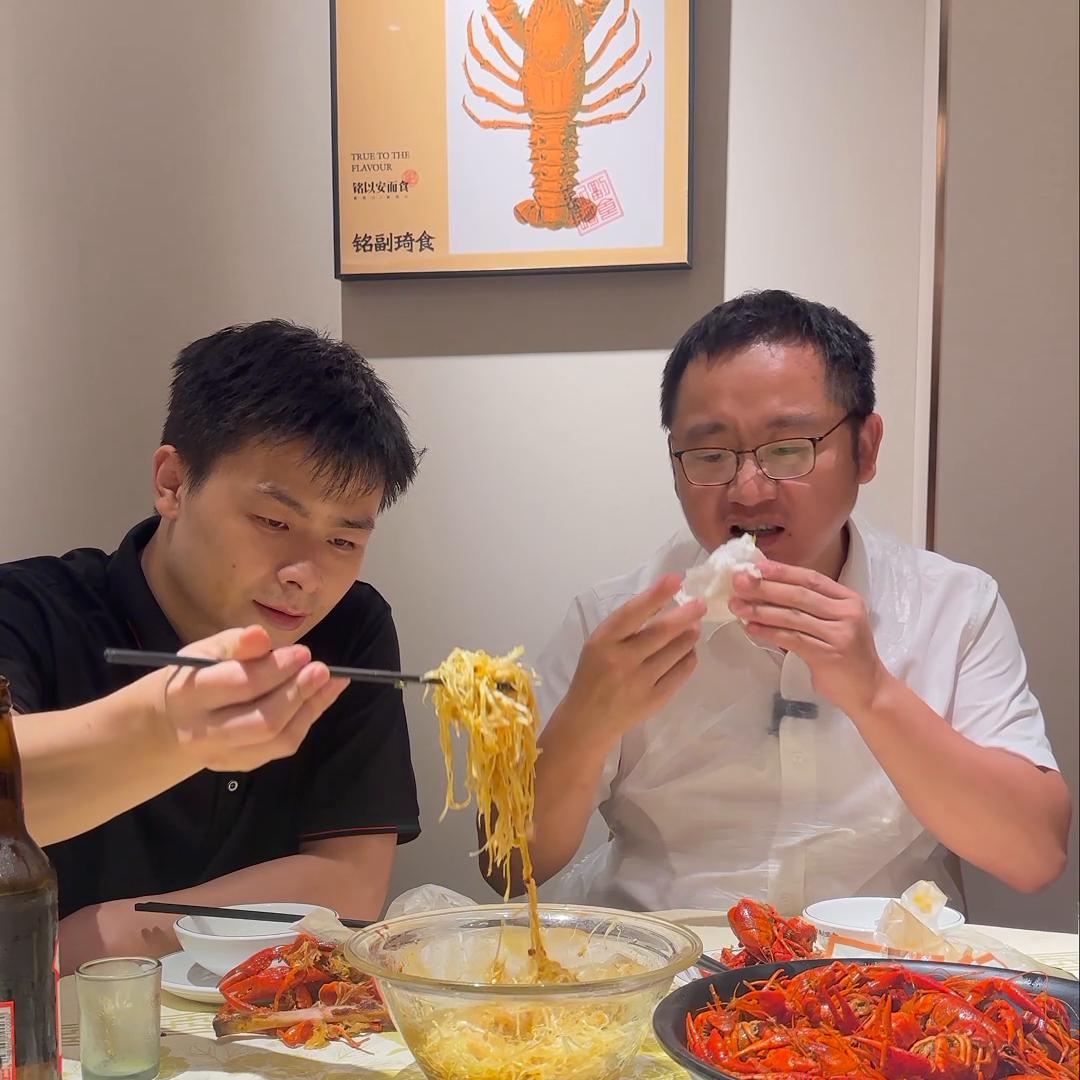 向优秀者学习，向有结果的人学习，带团队打卡流量天花板铭...