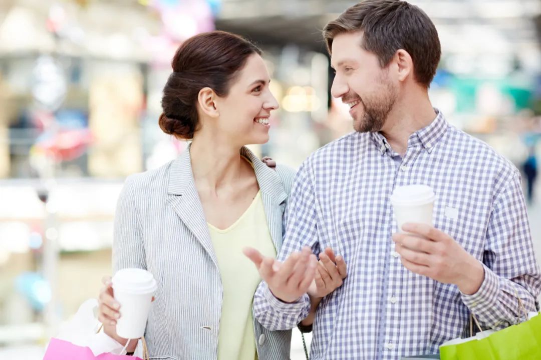 开完家庭会议后，我的零花钱被刘先生砍了一半......