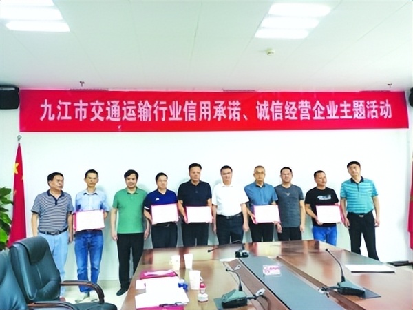 全力支持大南昌都市圈的发展,有序培育南昌都市圈