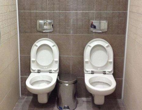 女子上公厕嫌马桶太脏,女子嫌马桶太脏