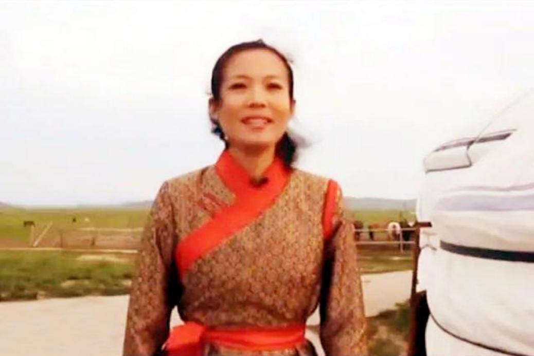 央视新闻联播主播宝晓峰个人简历,中央新闻联播主播宝晓峰简介