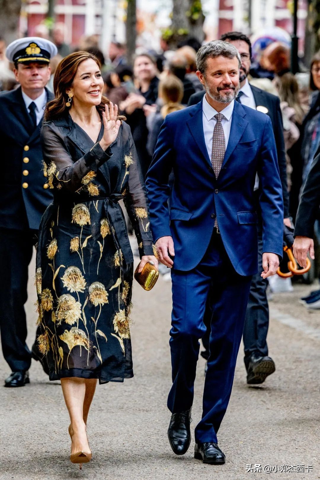 梅根上街恶搞引发网友吐槽,梅根被恶搞合集