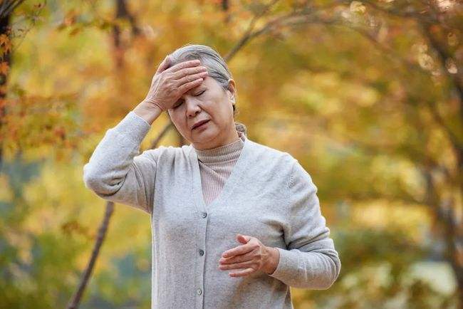 老年人头发晕有啥偏方,老年人头晕缺血吃什么