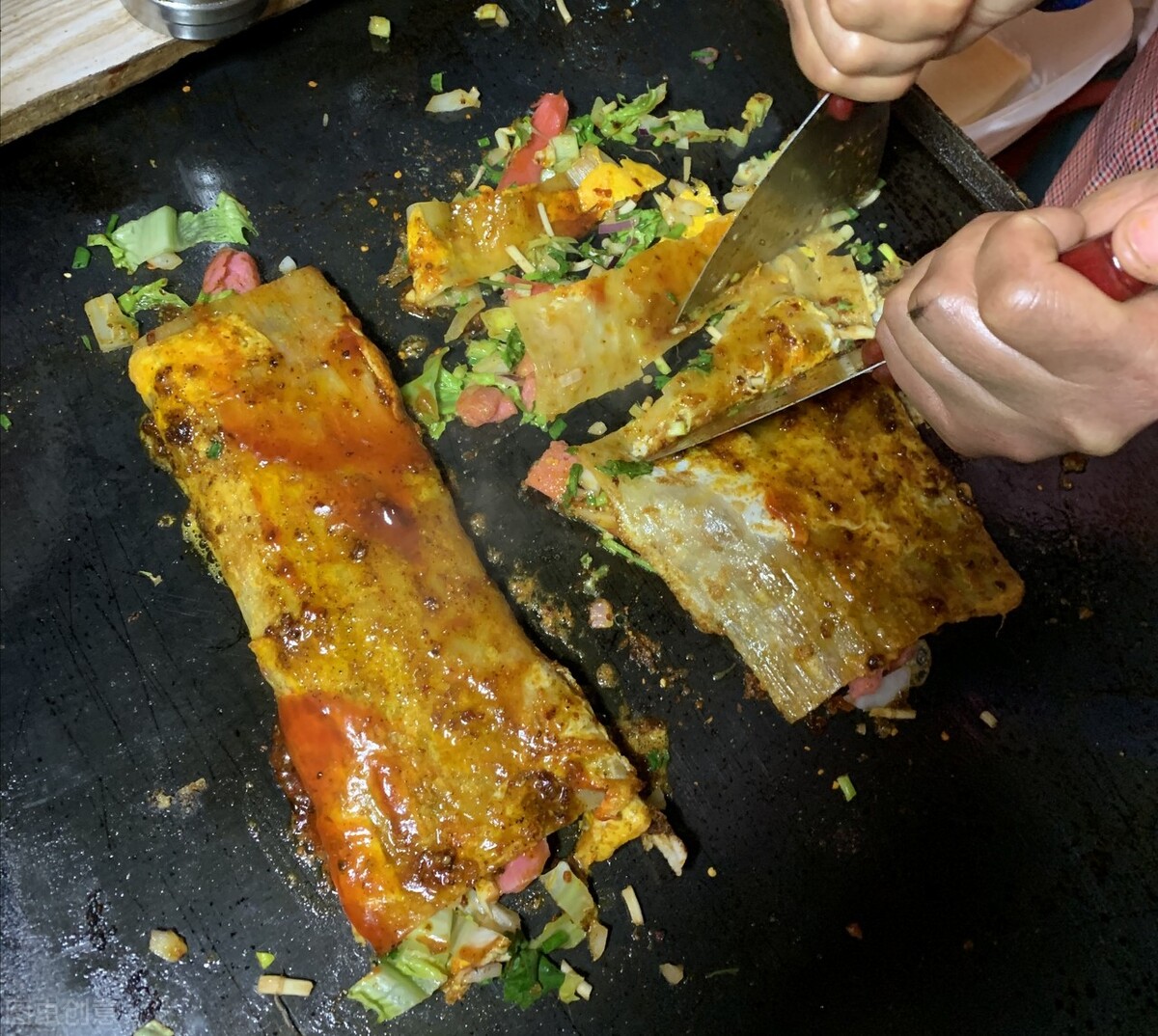 小吃烤冷面的正宗做法,烤冷面的做法路边摊