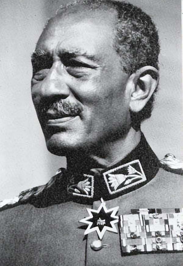 埃及萨达特遇刺背后真凶,埃及萨达特阅兵被刺杀后续