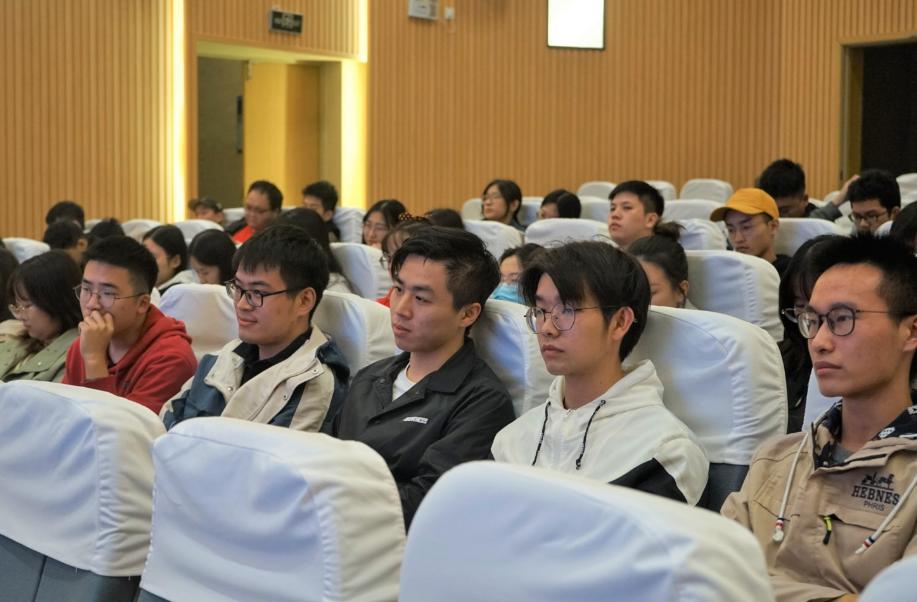 23岁211本科毕业生决定当保安,211当保安